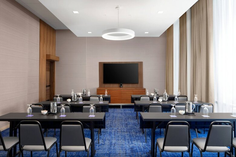 Delta Hotels By Marriott Thunder Bay