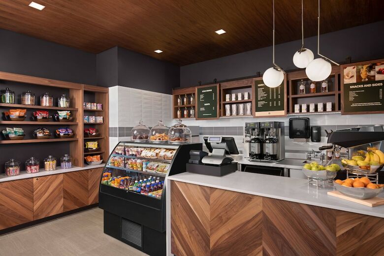 Delta Hotels By Marriott Thunder Bay