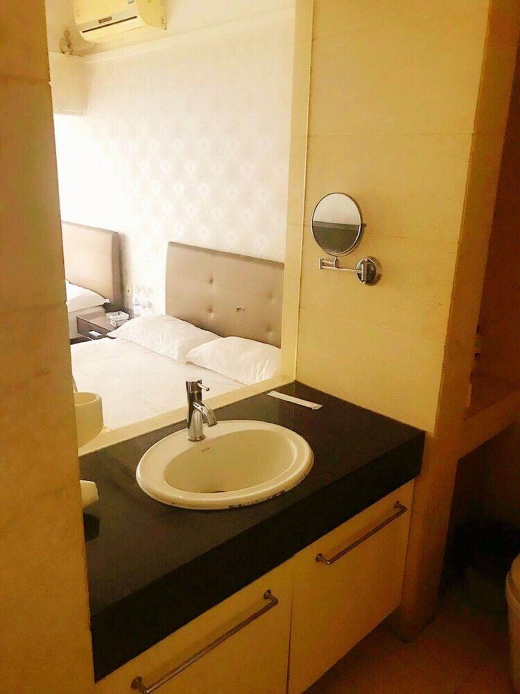 He Yue Hotel