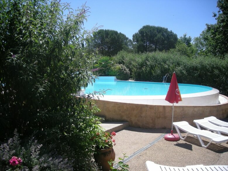 Camping Les Lacs De Courtes - Chalets