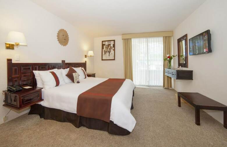 Hotel Misi�n La Muralla