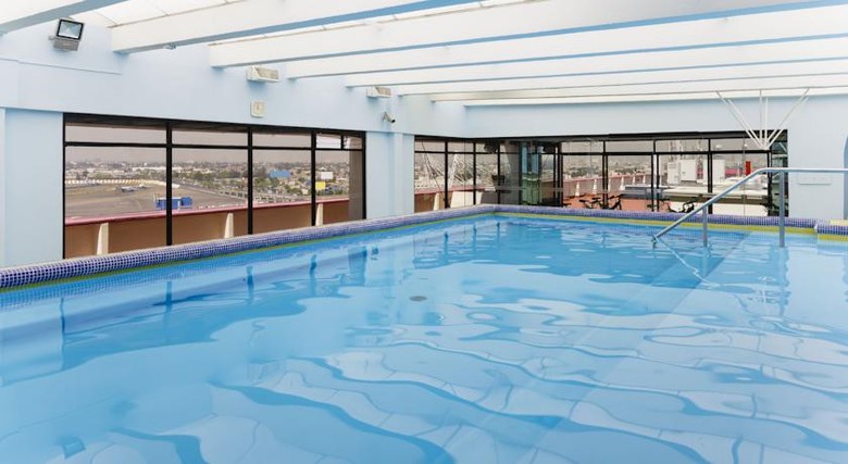 Hotel Camino Real Aeropuerto