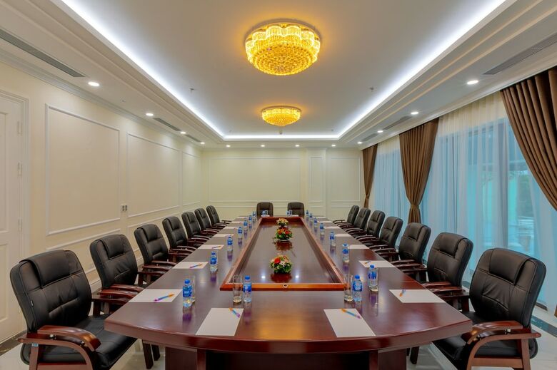 Adonis Hotel
