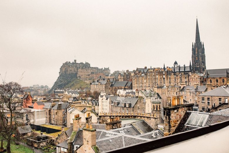 No.1 Apartments ? George IV Bridge