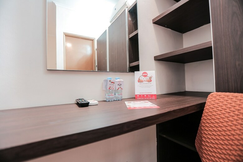 Hotel Oyo 141 Fatmawati Cozy Residence