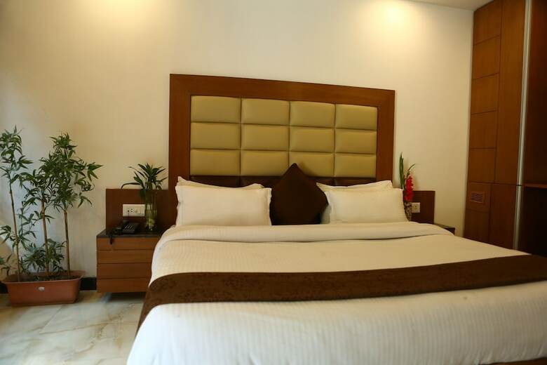 Hotel Devlok Primal