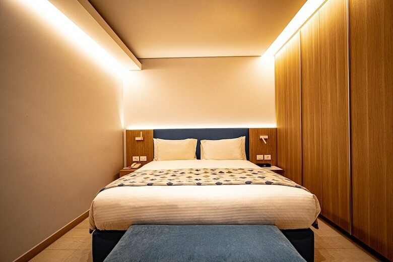 Hotel Monot Suites
