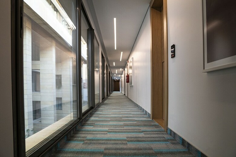 Hotel Monot Suites