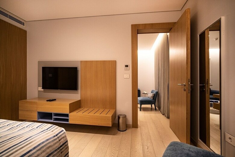 Hotel Monot Suites