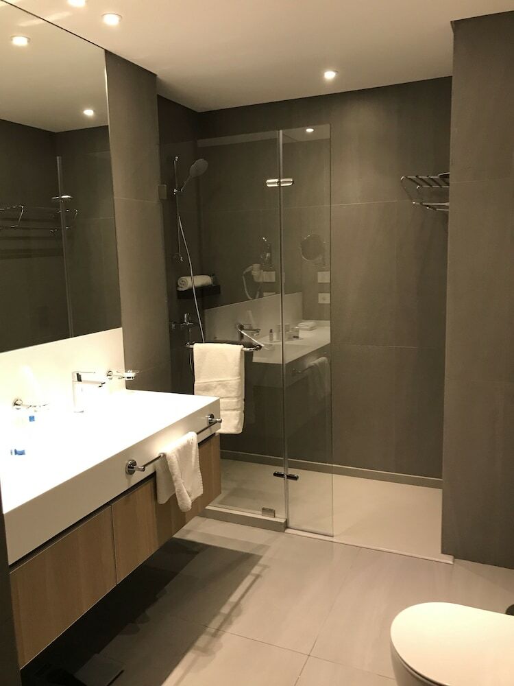 Hotel Monot Suites