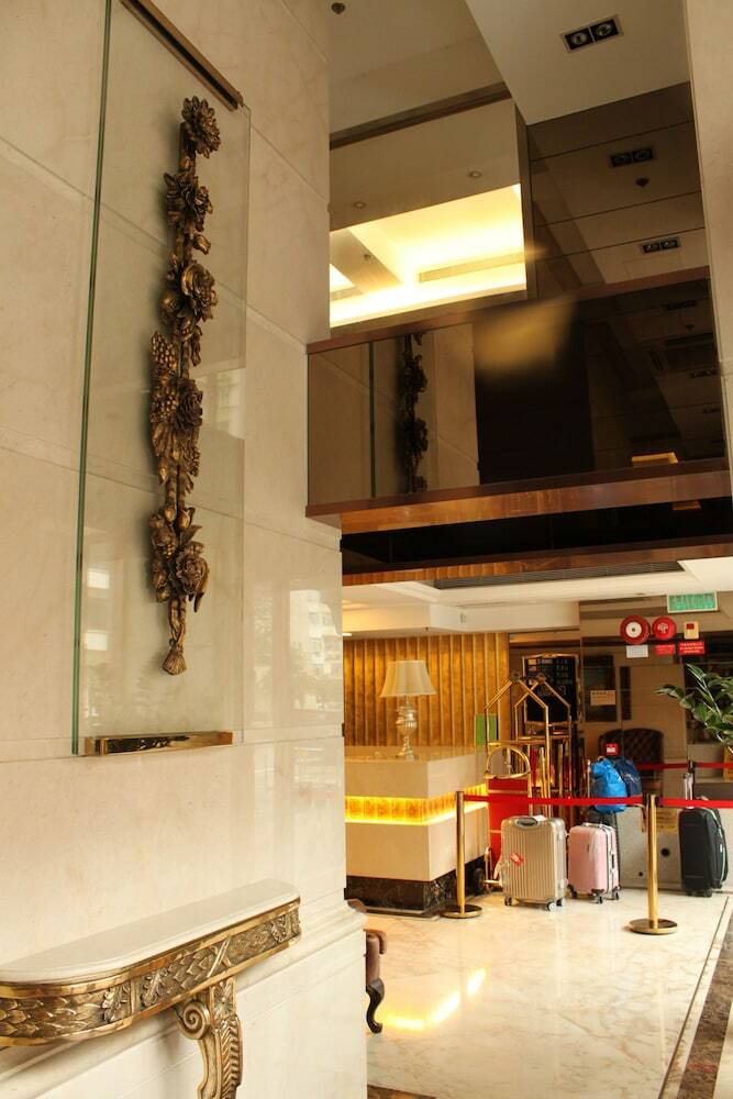 Oriental Lander Hotel