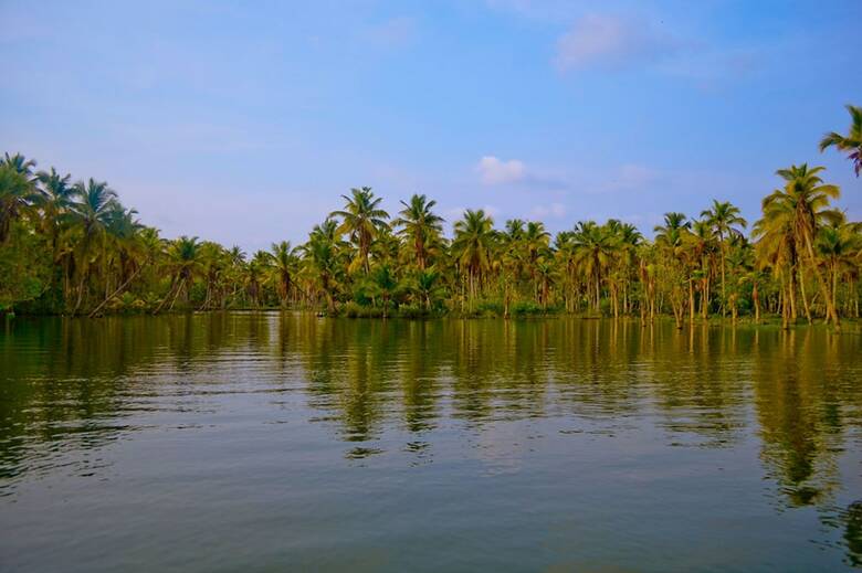 Hotel Leela Backwaters Inn