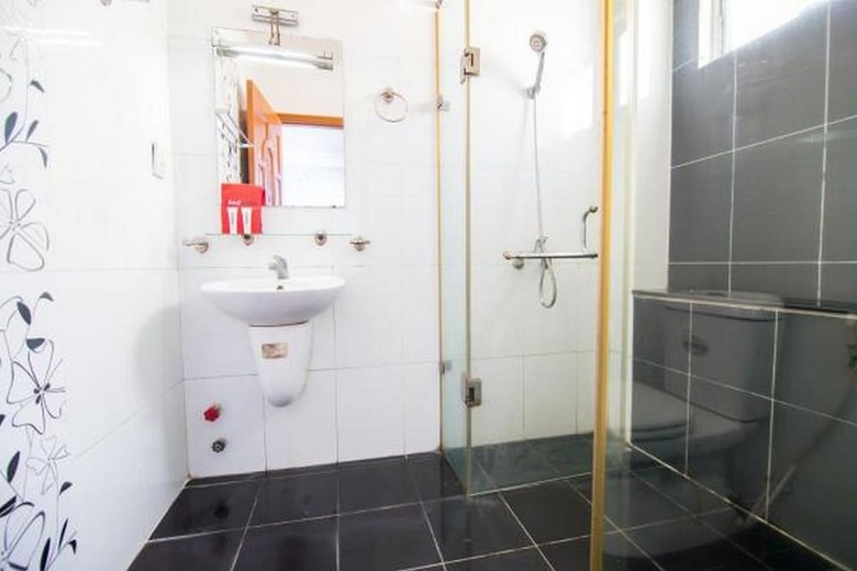 Hotel Reddoorz Near Hiecc Tan Binh