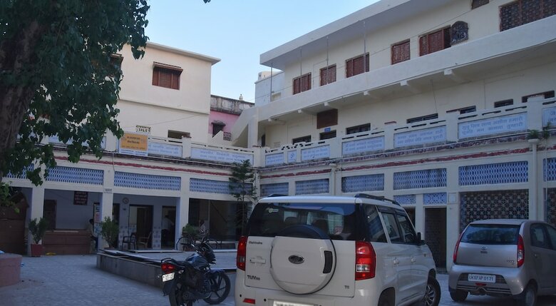 Hotel Bhajan Ashram Rishikesh