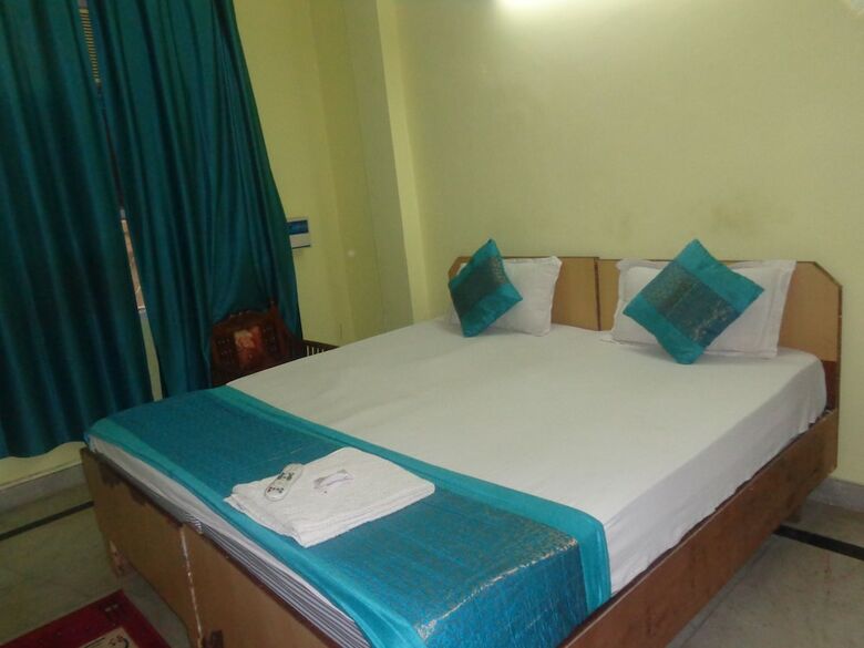 Hotel Rajdhani Inn