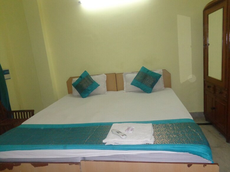 Hotel Rajdhani Inn