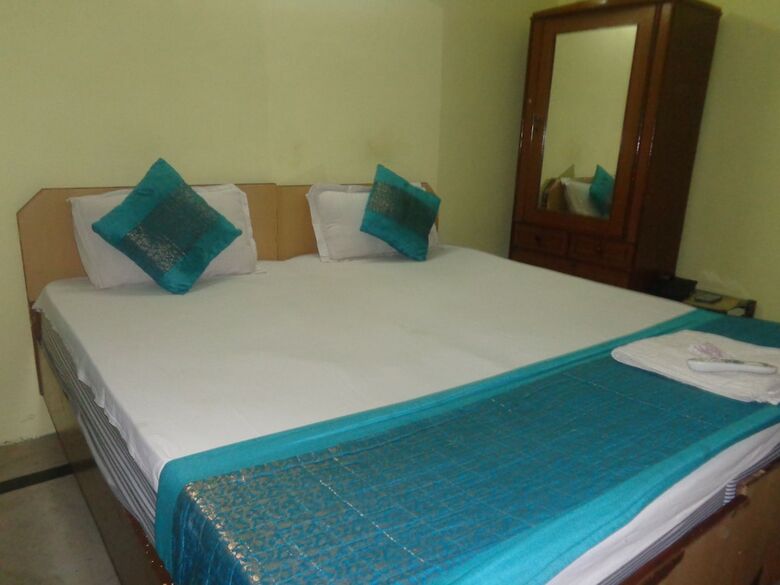 Hotel Rajdhani Inn