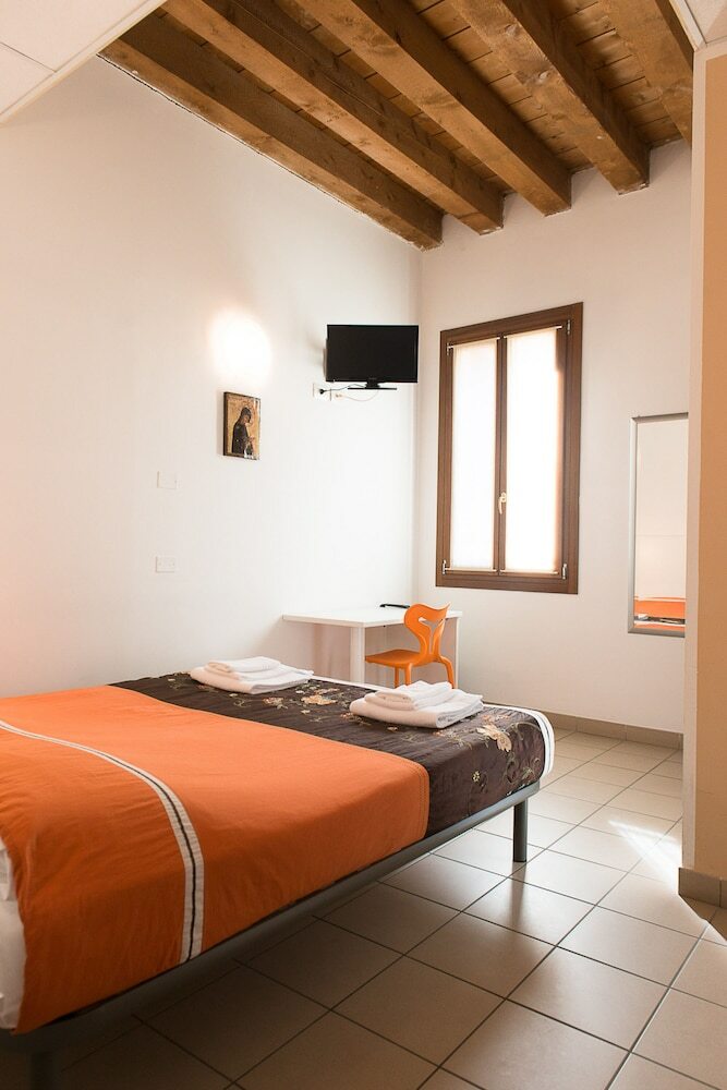 Hostal Domus Clugiae