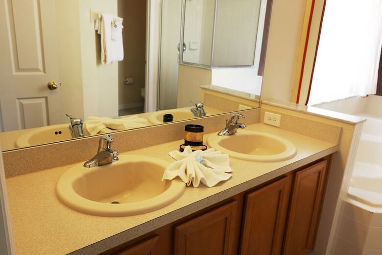 7br 4.5ba Home In Emerald Island Resort By Cv-2708