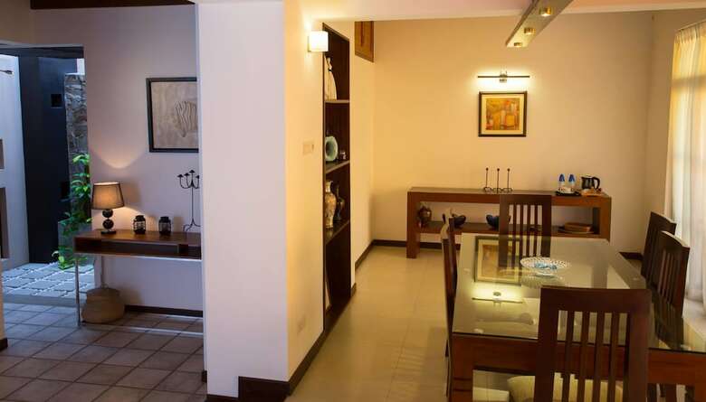 Hotel Jasmine Breeze - 4 Bedroom Villa