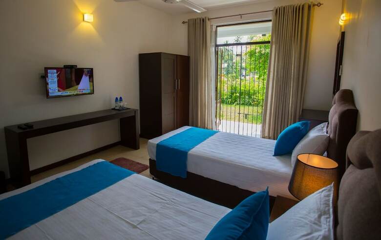 Hotel Jasmine Breeze - 4 Bedroom Villa