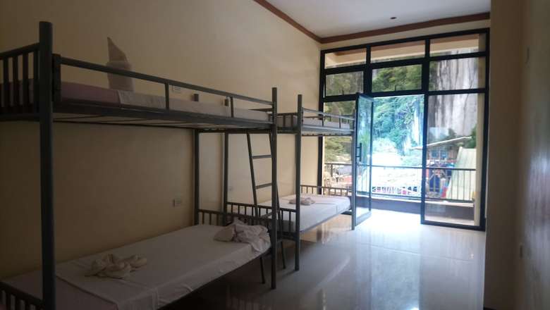 Hostal Queen Elena Hotel - Hostel