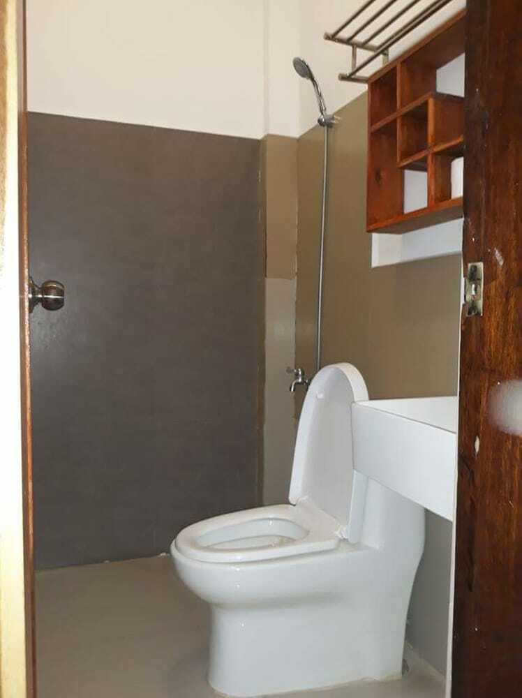 Hostal Queen Elena Hotel - Hostel