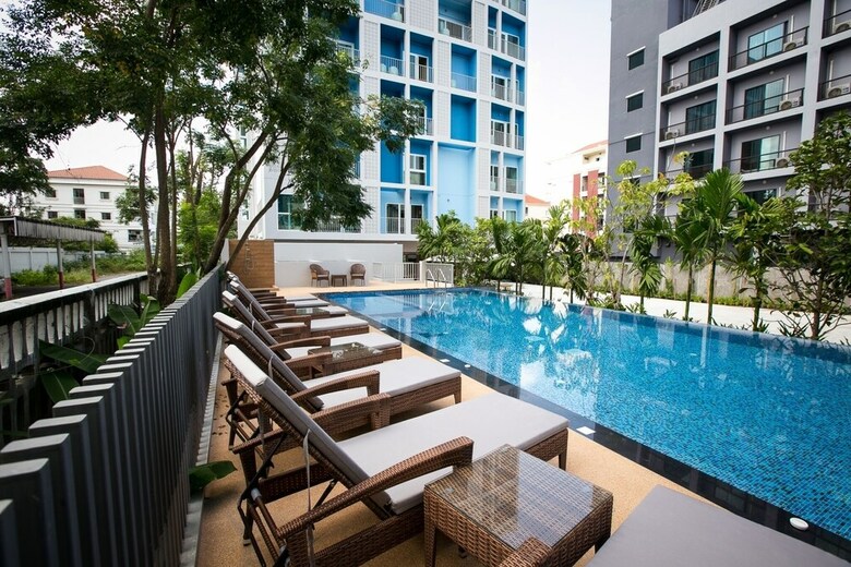 Deeprom Pattaya Hotel