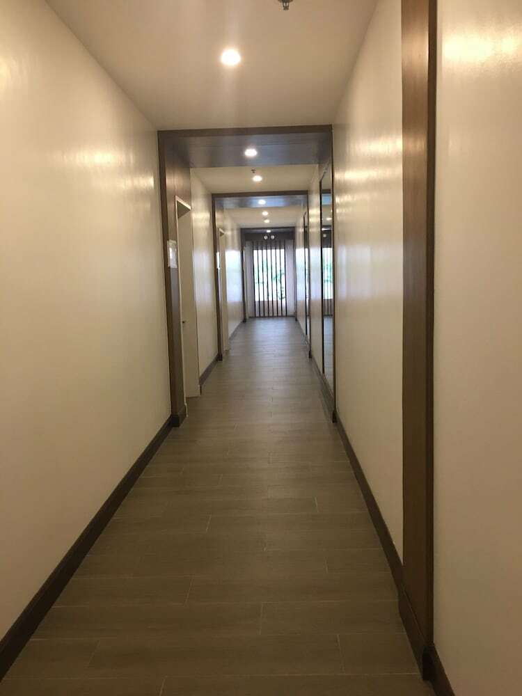 Hostal Robinland Residences - Hostel