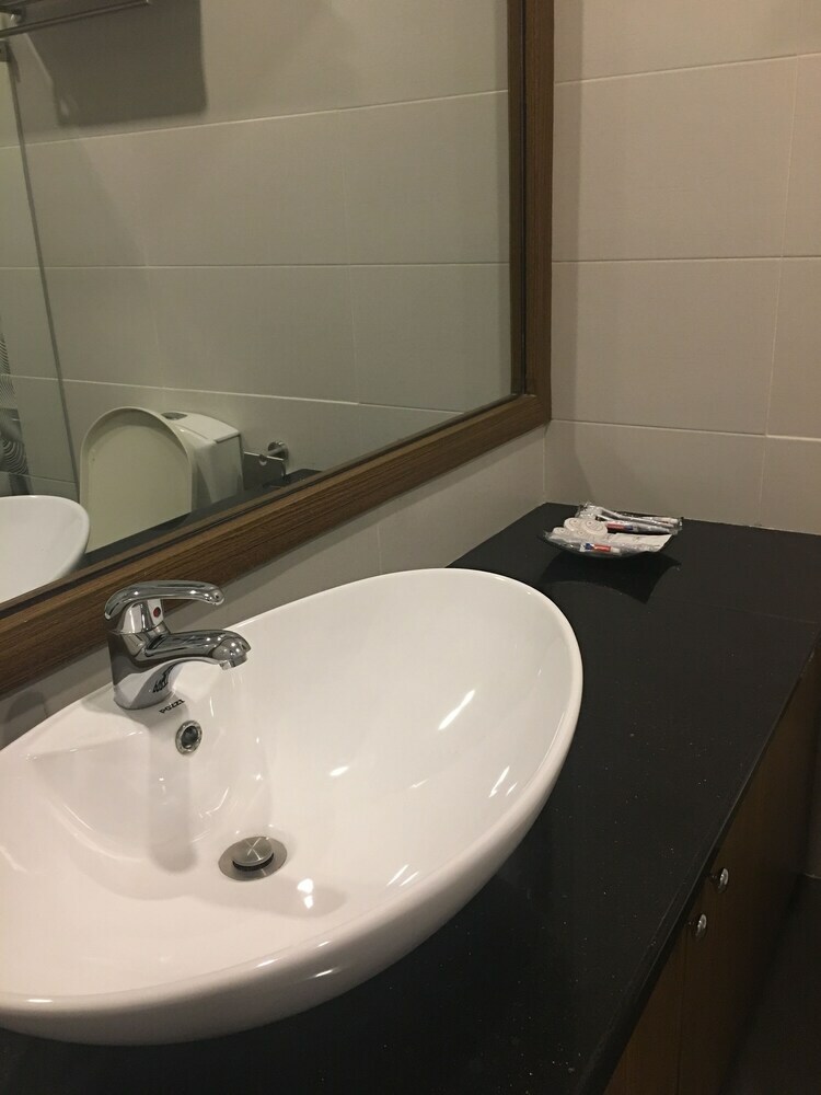 Hostal Robinland Residences - Hostel
