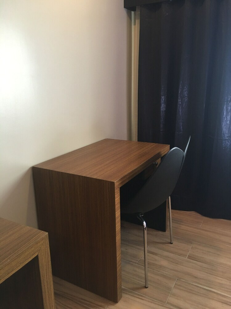 Hostal Robinland Residences - Hostel