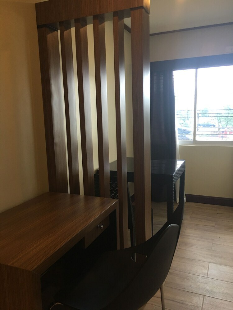 Hostal Robinland Residences - Hostel