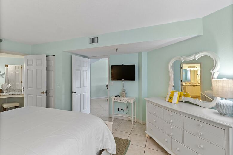 Tropical Suites At Sunglow Resort