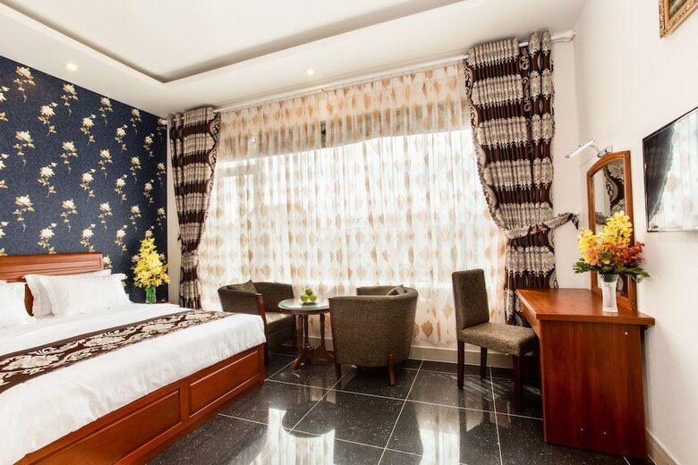 Long Bao Chau Hotel