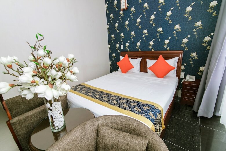Long Bao Chau Hotel