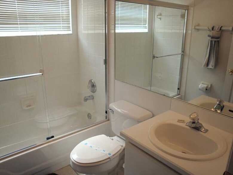 4br 3ba Home In Indian Creek By Cv-2635