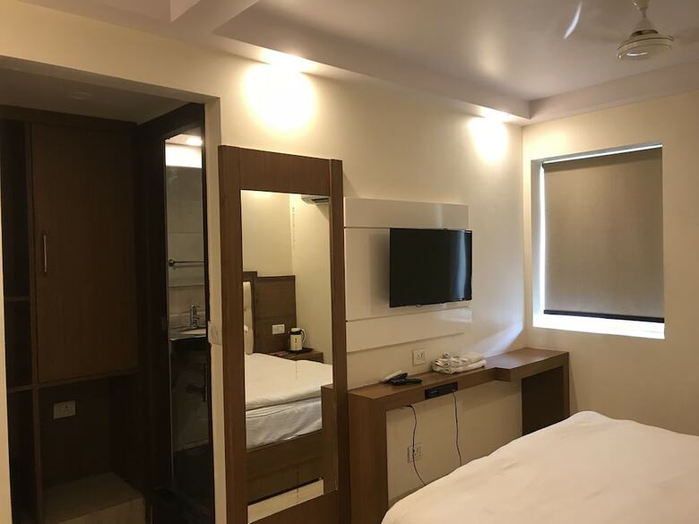 Hotel Avtar At New Delhi Railway Station