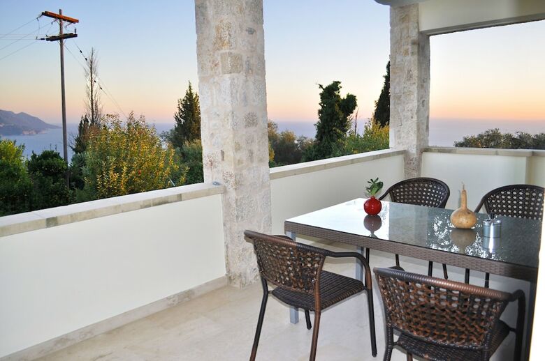Lemoni Apartments