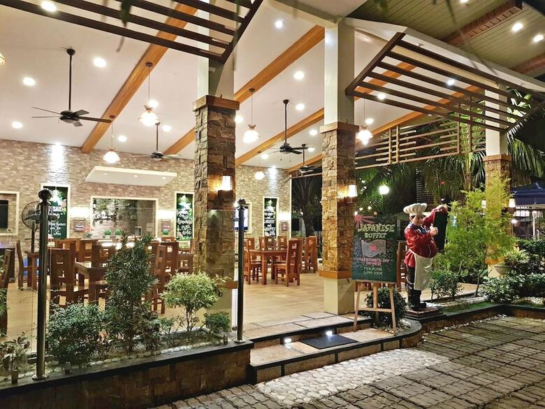 Hotel Eduardo's Resort