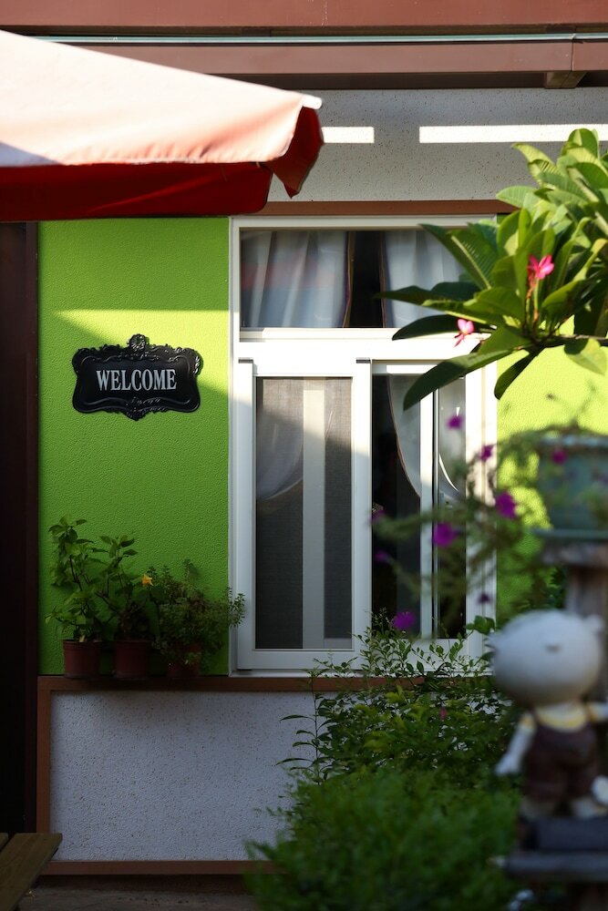 Jasmine Orange B&B