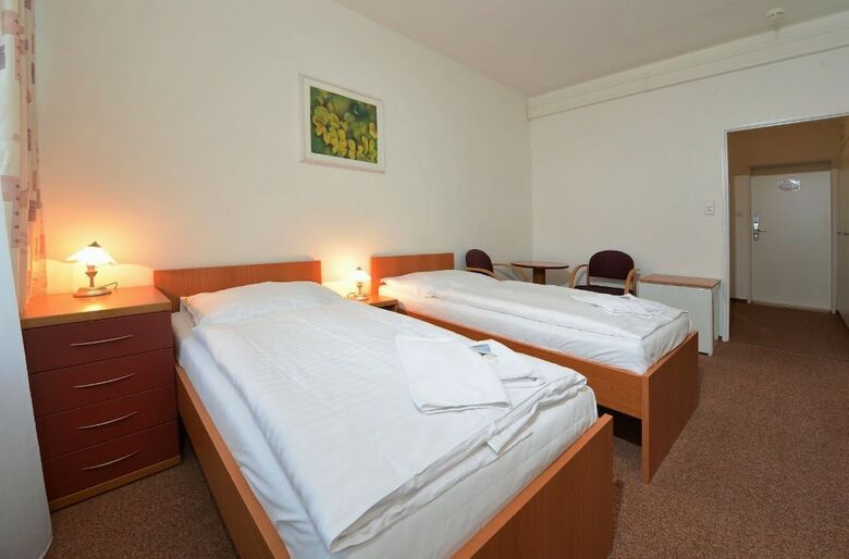 Hotel L�zn? Aurora