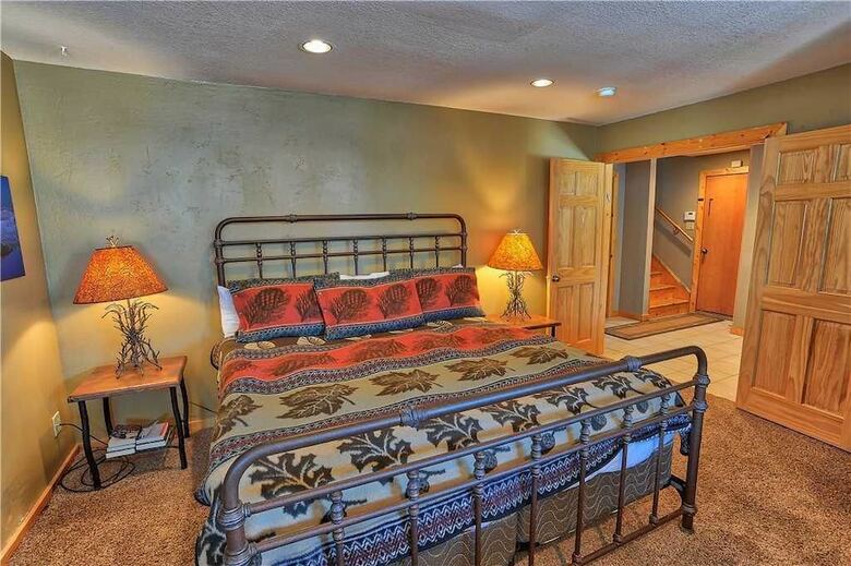 Black Bear Lodge (private Home) Holiday Home 4