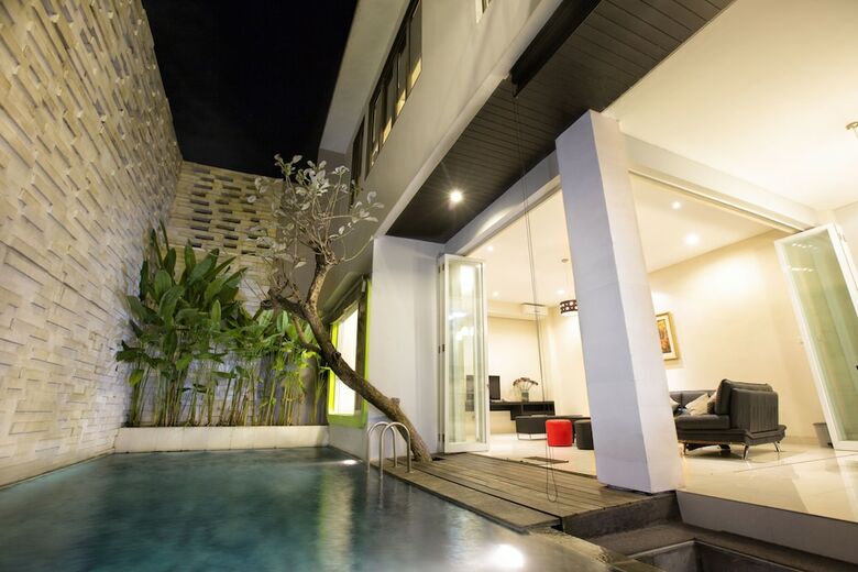 Bed & Breakfast Inkuta Residence And Villa