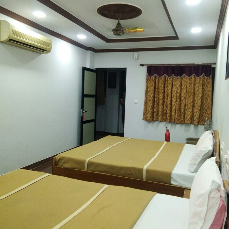 Hiriz Hotel Dollar