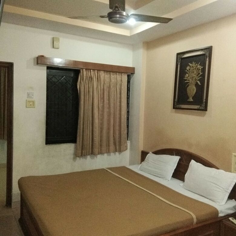 Hiriz Hotel Dollar