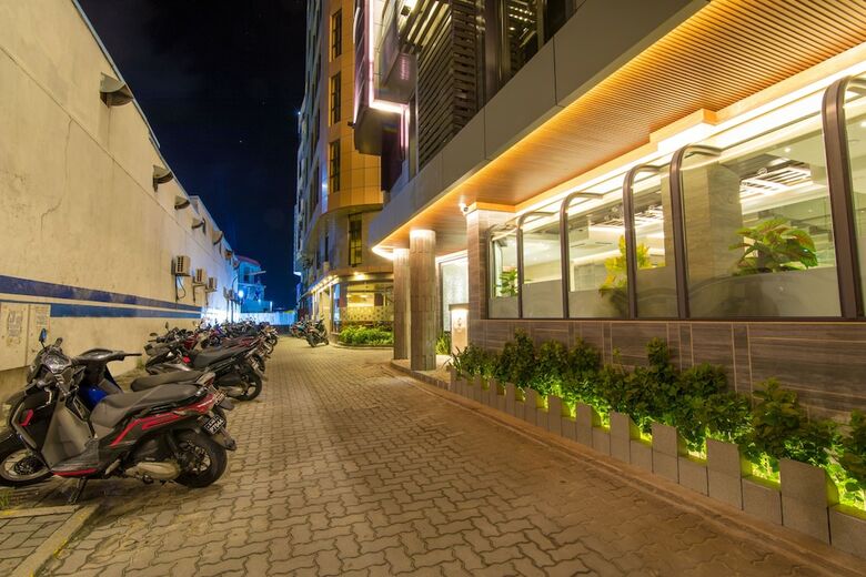 Hotel Samann Grand