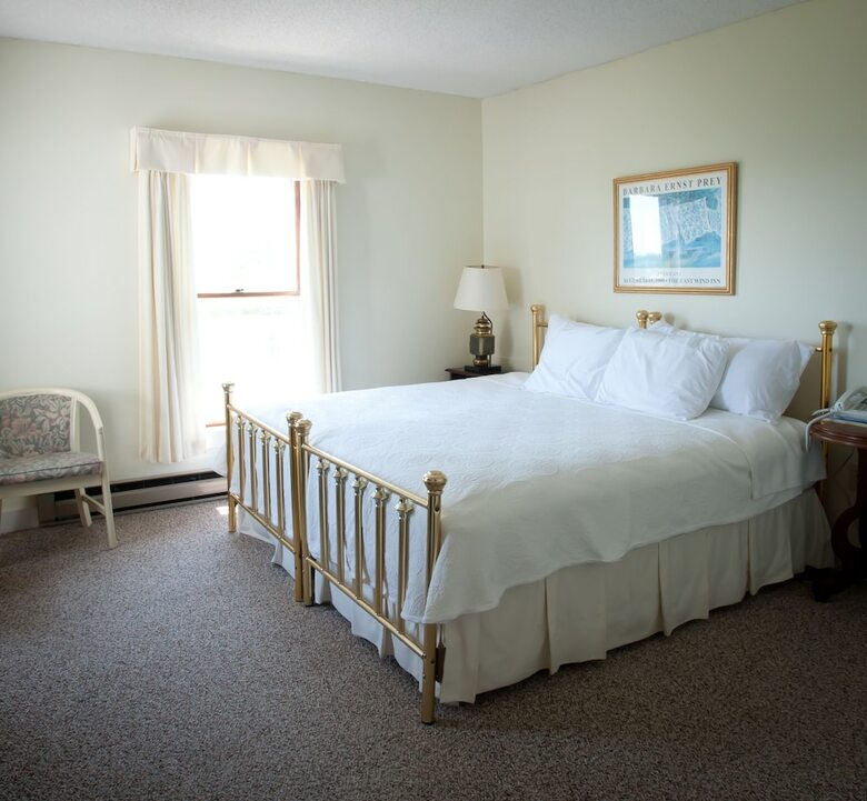 Hotel East Wind Inn