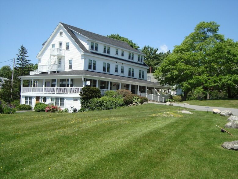 Hotel East Wind Inn