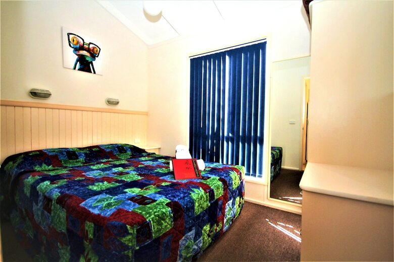 Cabana Amaroo Resort