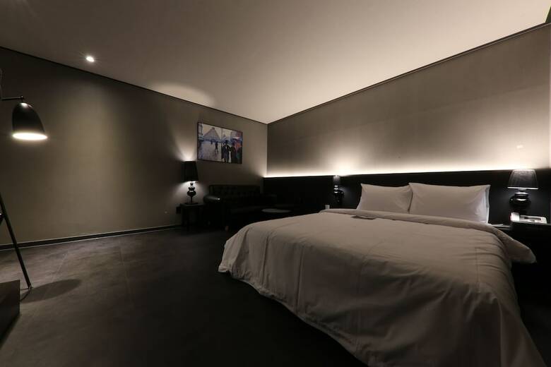 N7 Hotel